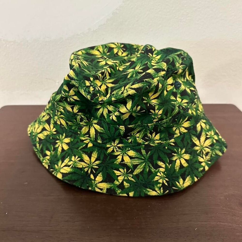 Men or Womens  green leaf bucket hat